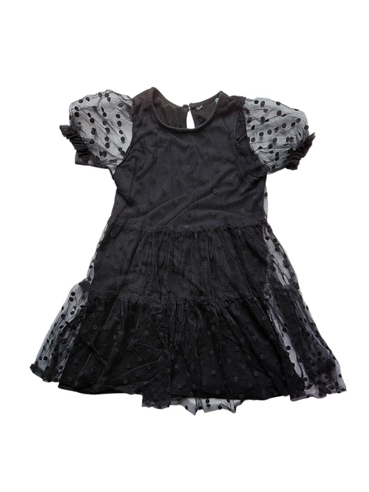 Robe - AKA - Approx. 5 ans