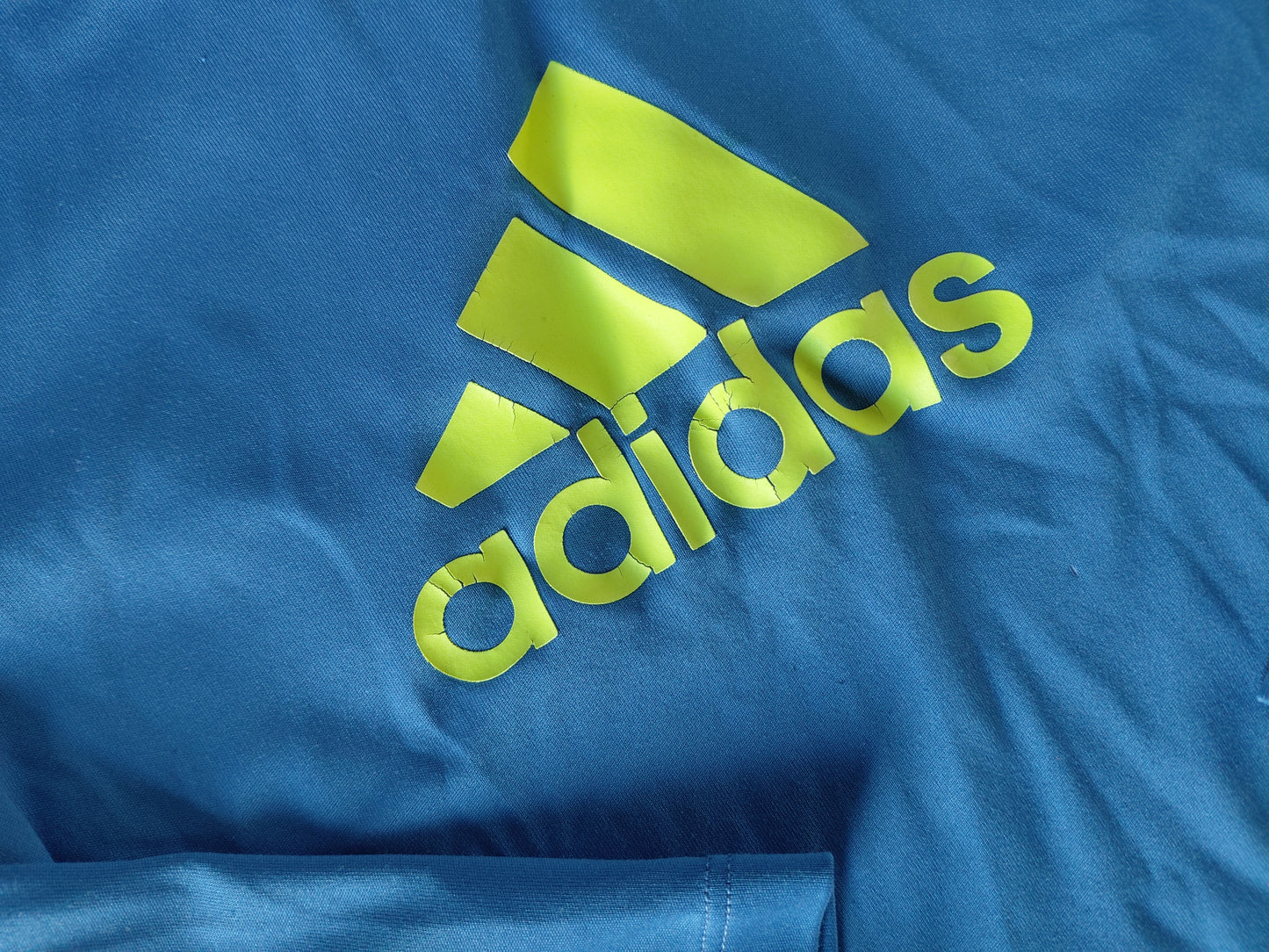 Chandail à manches longues - Adidas - 5 ans *Logo légèrement craquelé.
