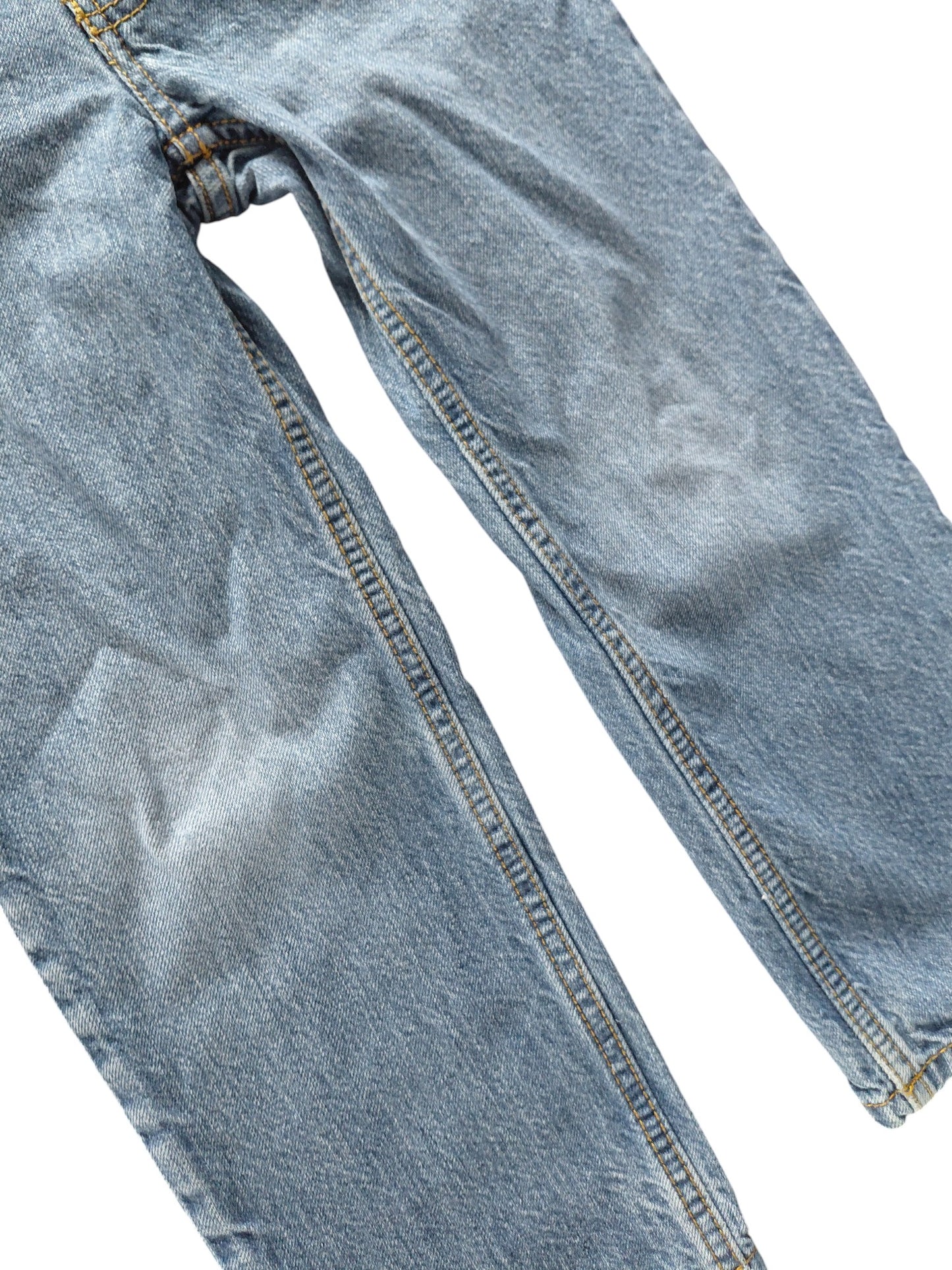 Jeans - Oshkosh - 5 ans *Genoux légèrement usés.