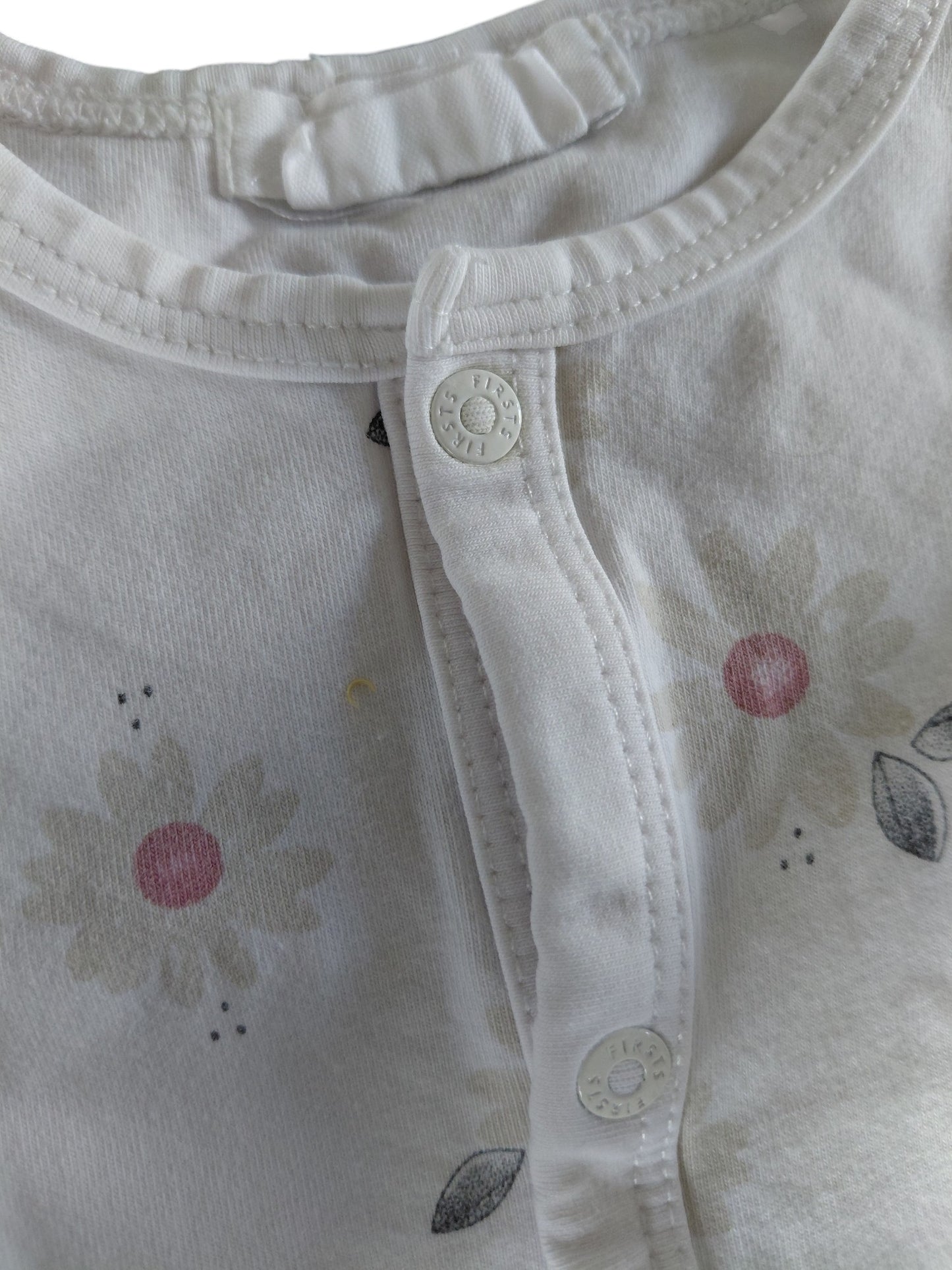 Pyjama - Petit Lem (firsts) - 9 Mois *Légèrement moins blanc autour du bouton