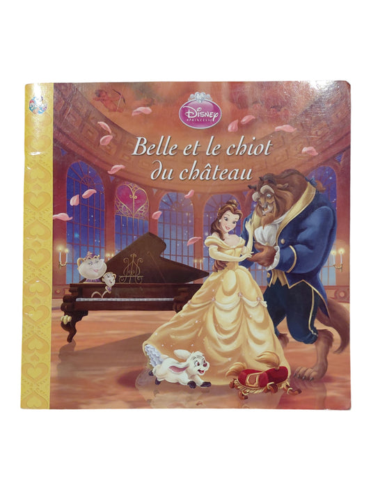 Belle et le chiot du château